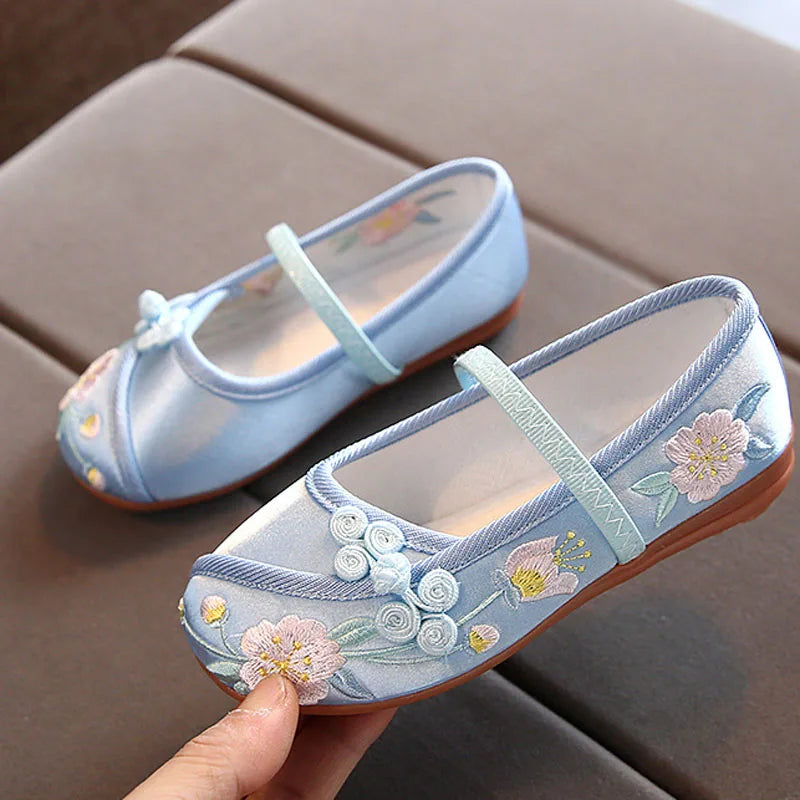 Children's Embroidered Cloth Shoes