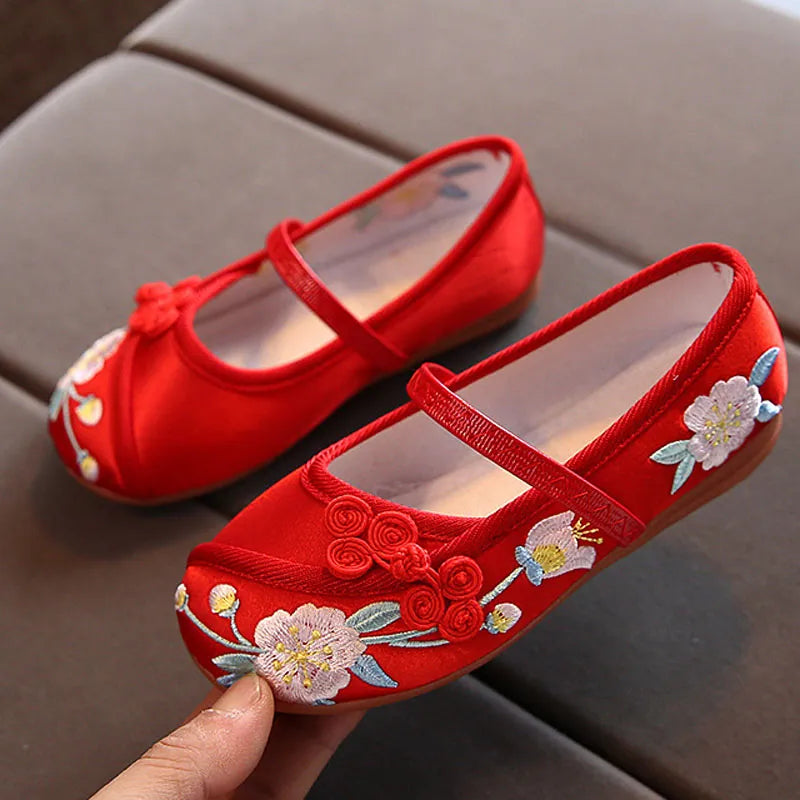 Children's Embroidered Cloth Shoes